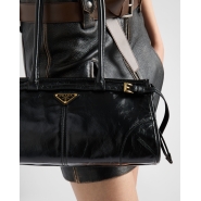 Кожаная сумка среднего размера Prada